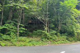 千ヶ滝別荘地 中区 歌鳥の里 土地 森に囲まれた清涼感漂う高台の土地(古家有)