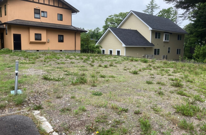 幹線道路から奥に入った定住に適した即建築可能な更地の土地