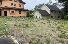 幹線道路から奥に入った定住に適した即建築可能な更地の土地