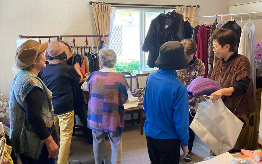 「ふれあいの家」さん(衣類/雑貨・布小物販売)