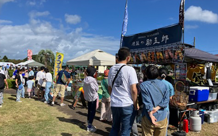 「燻製屋 助五郎」さん(燻製串焼き)