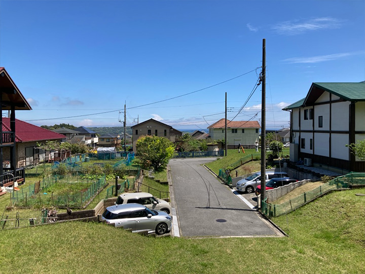 水平線を望む東向きの風景写真